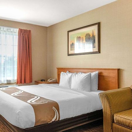 Quality Inn & Suites Cornwall Eksteriør billede