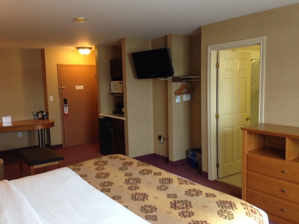 Quality Inn & Suites Cornwall Eksteriør billede