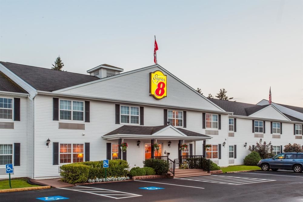 Quality Inn & Suites Cornwall Eksteriør billede