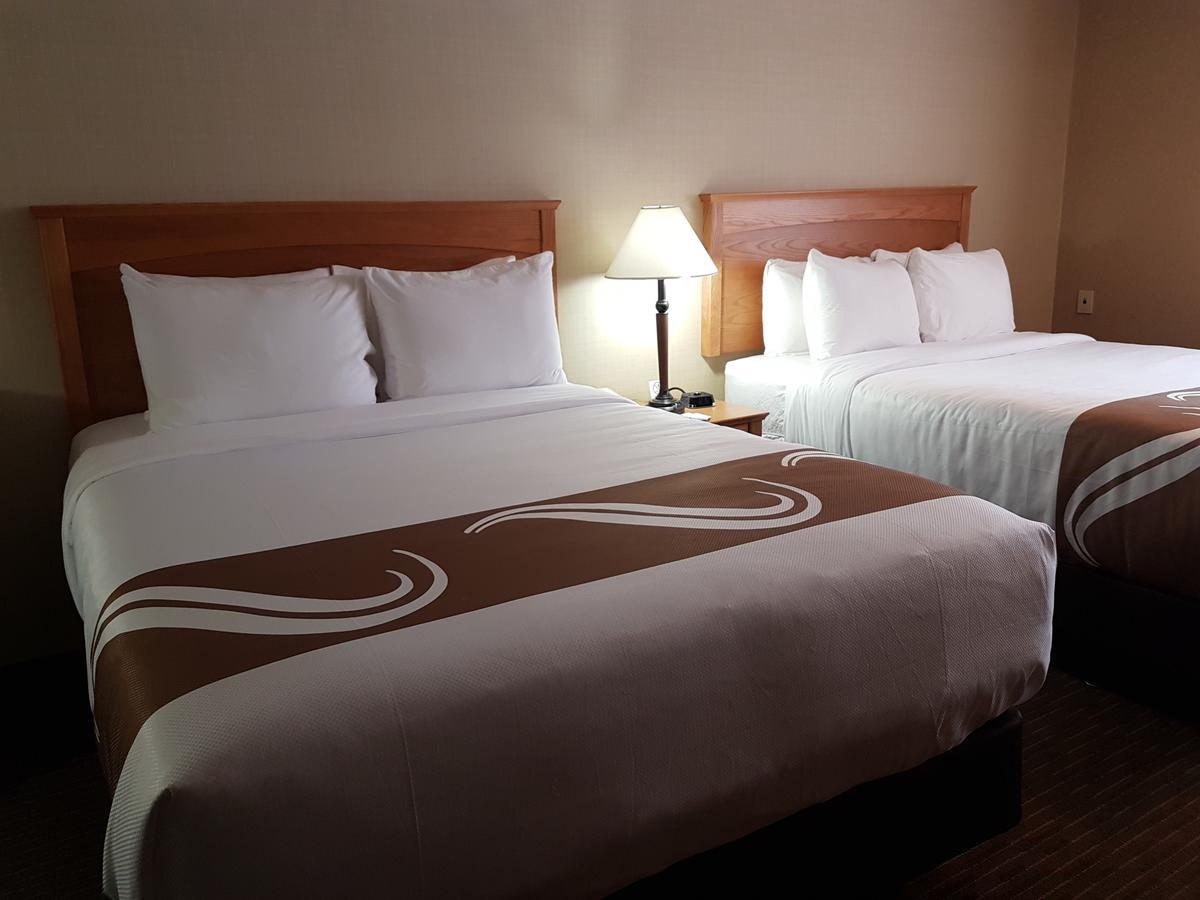 Quality Inn & Suites Cornwall Eksteriør billede
