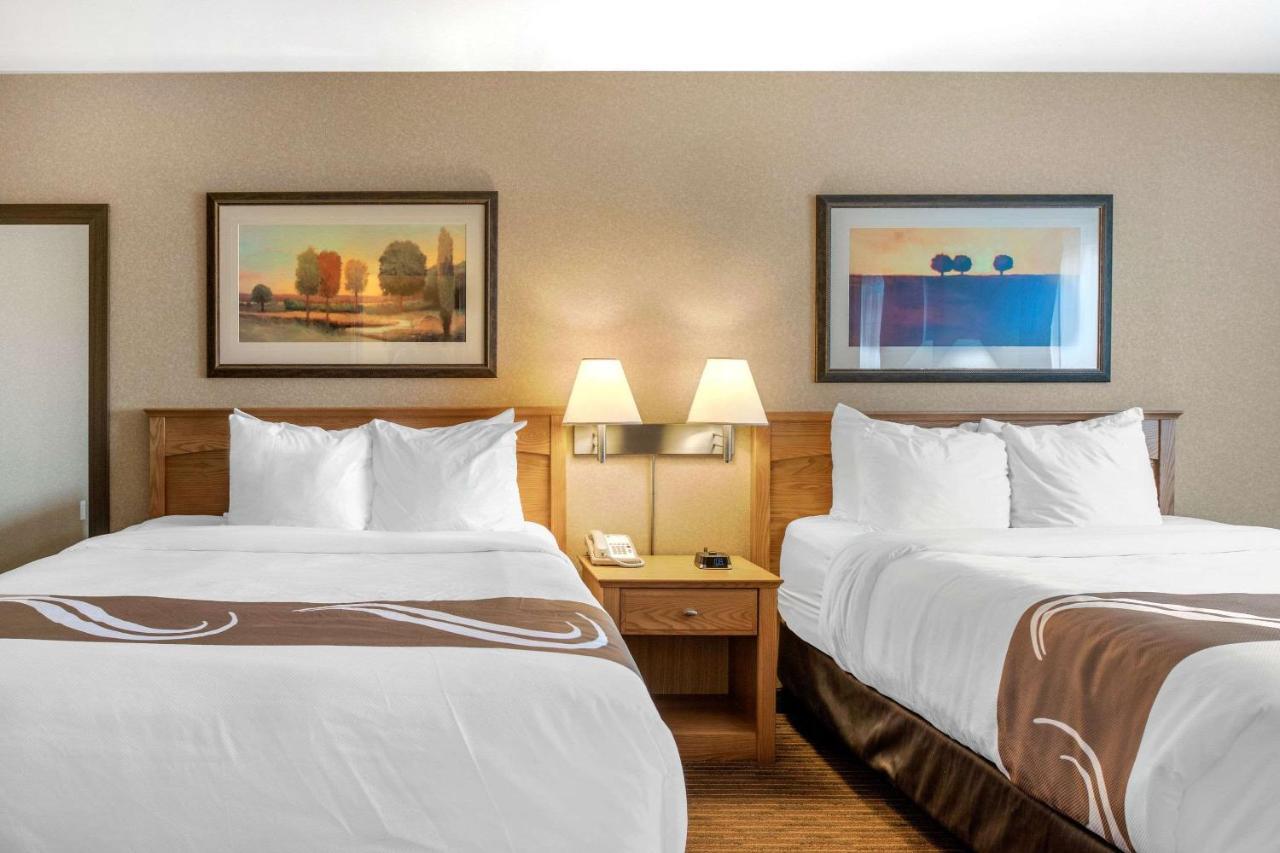 Quality Inn & Suites Cornwall Eksteriør billede