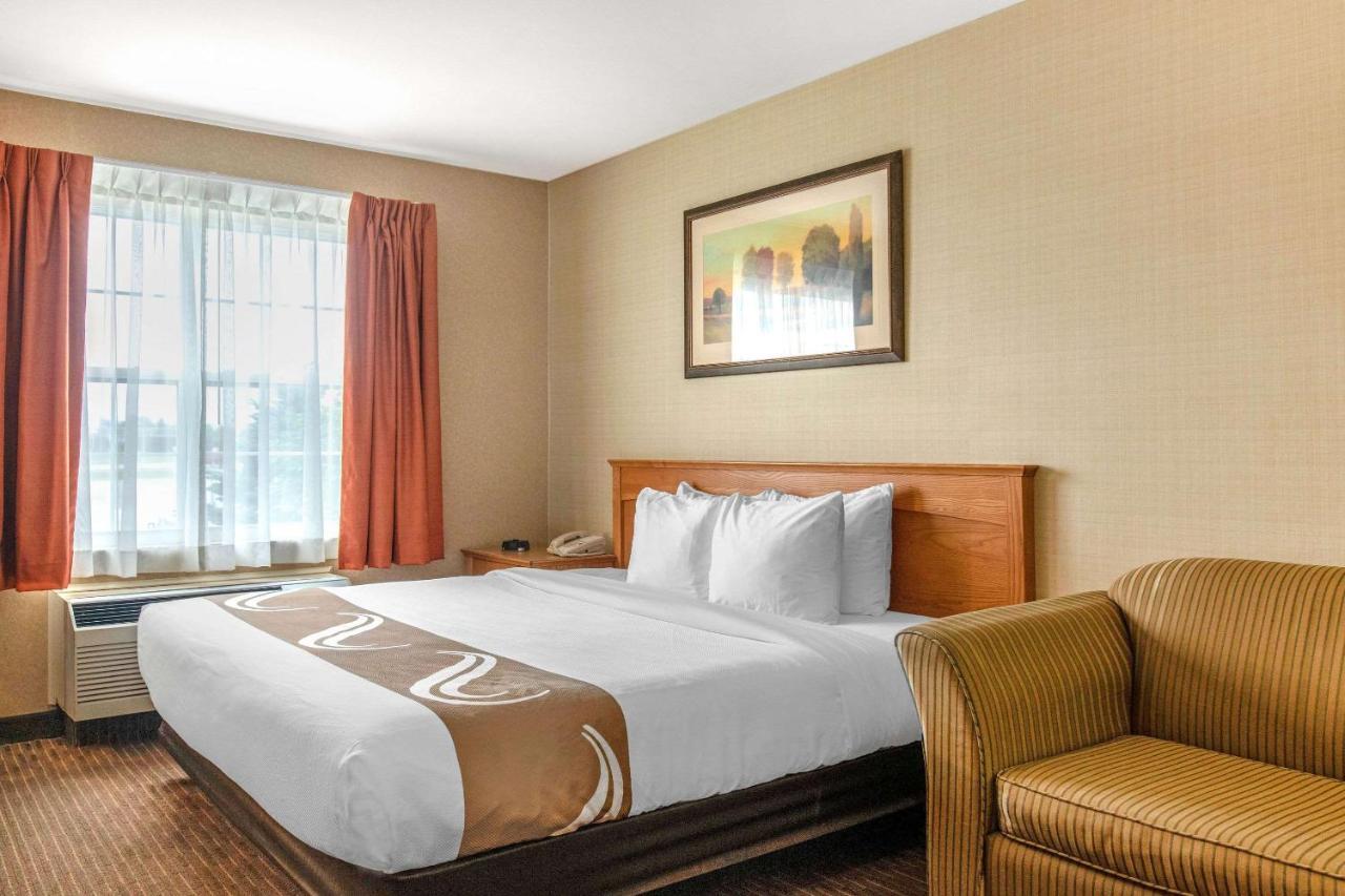 Quality Inn & Suites Cornwall Eksteriør billede