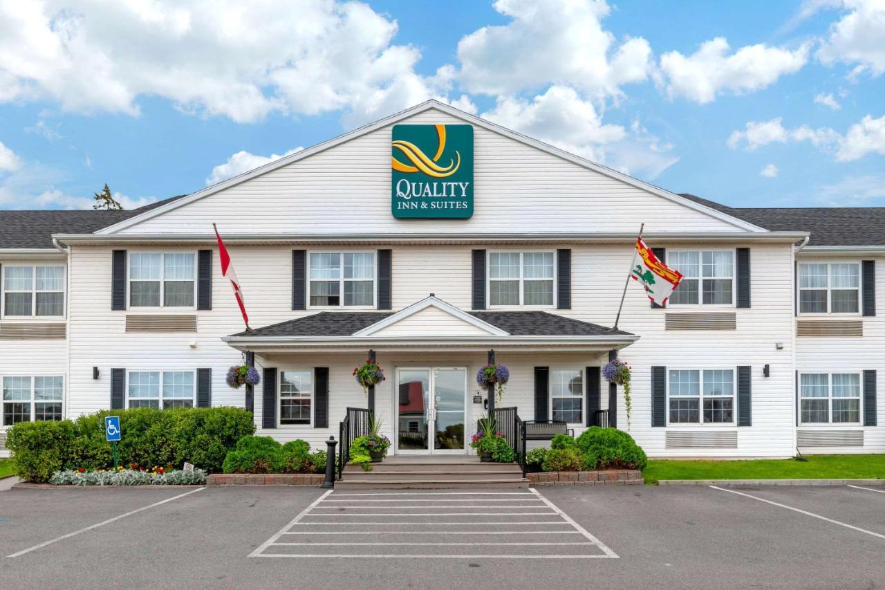 Quality Inn & Suites Cornwall Eksteriør billede