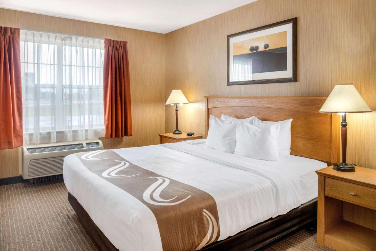 Quality Inn & Suites Cornwall Eksteriør billede