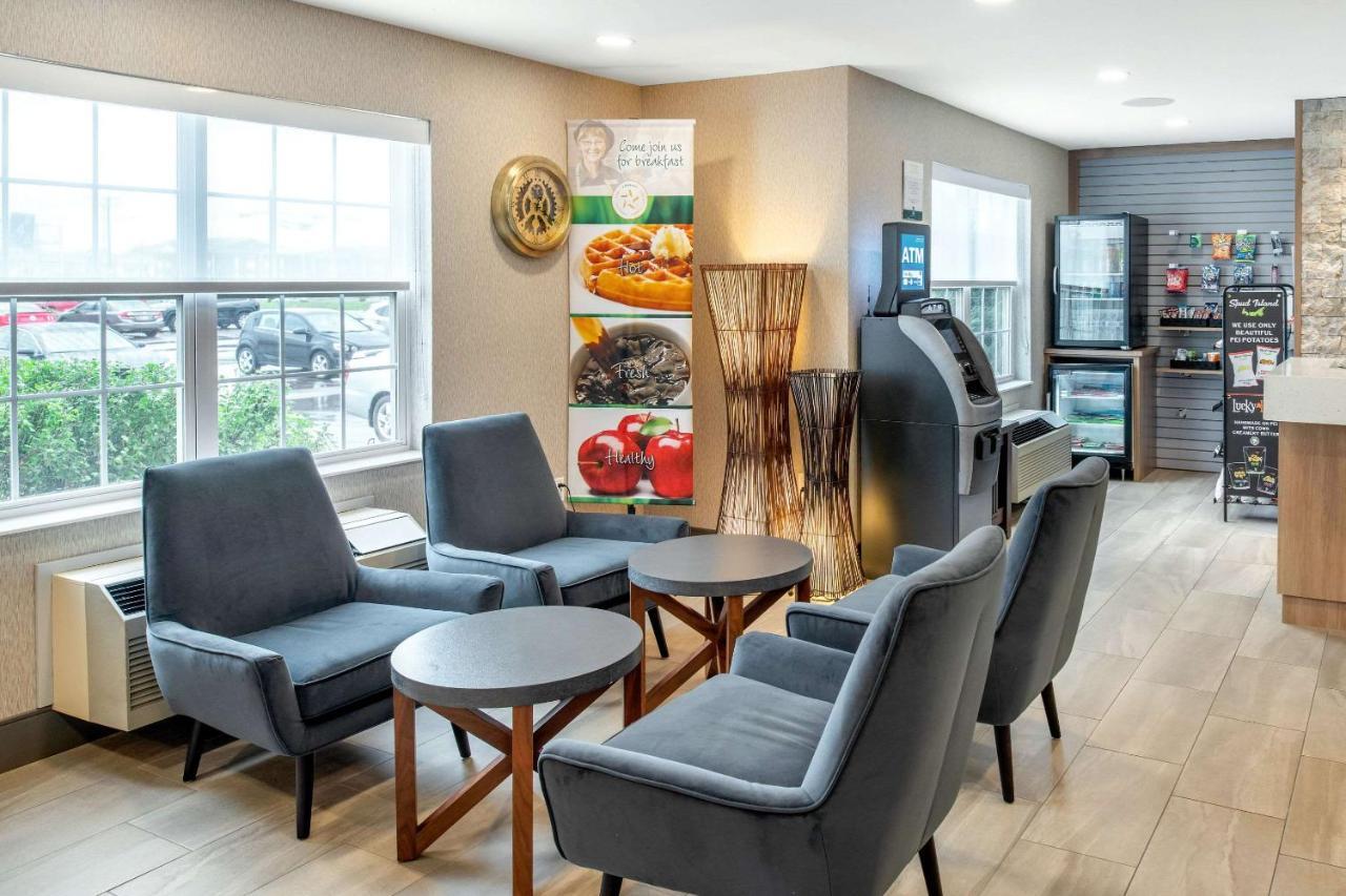 Quality Inn & Suites Cornwall Eksteriør billede