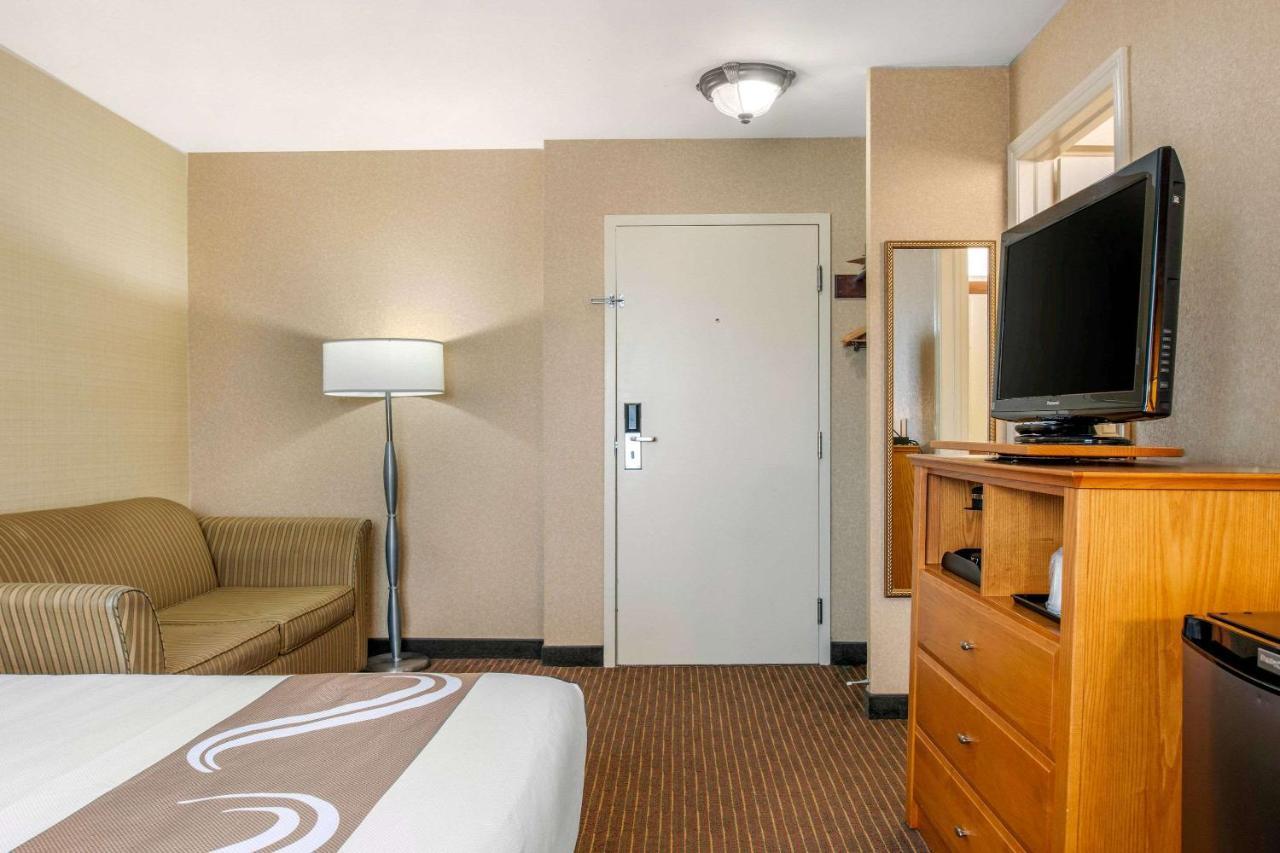 Quality Inn & Suites Cornwall Eksteriør billede