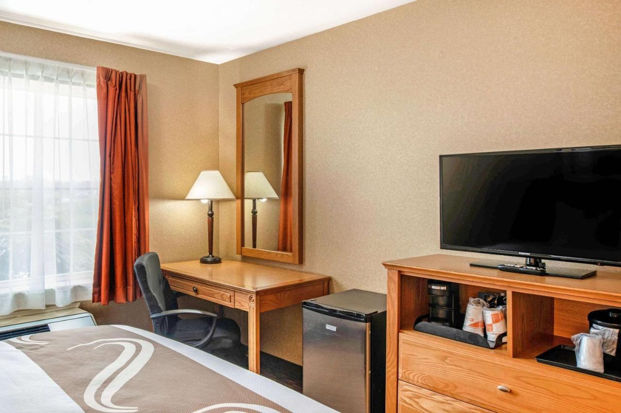 Quality Inn & Suites Cornwall Eksteriør billede
