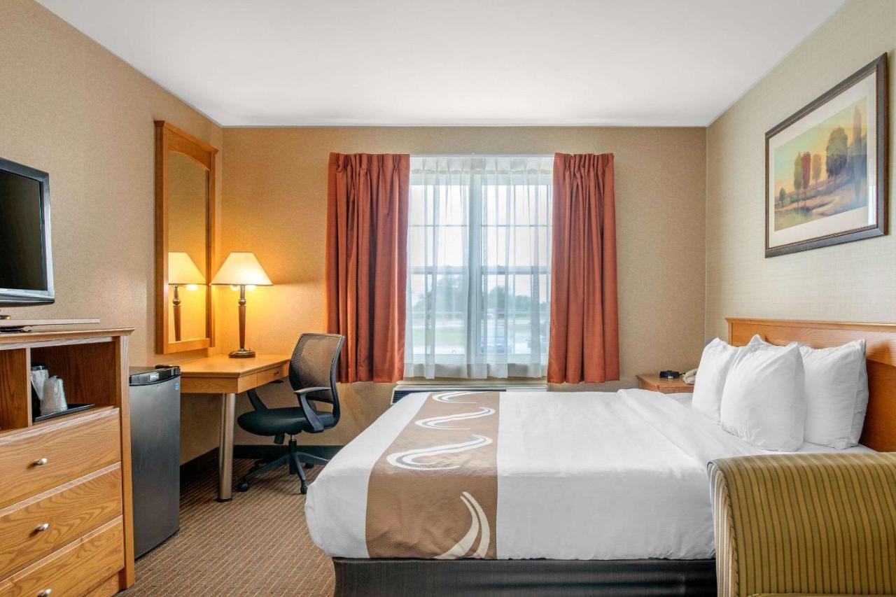 Quality Inn & Suites Cornwall Eksteriør billede