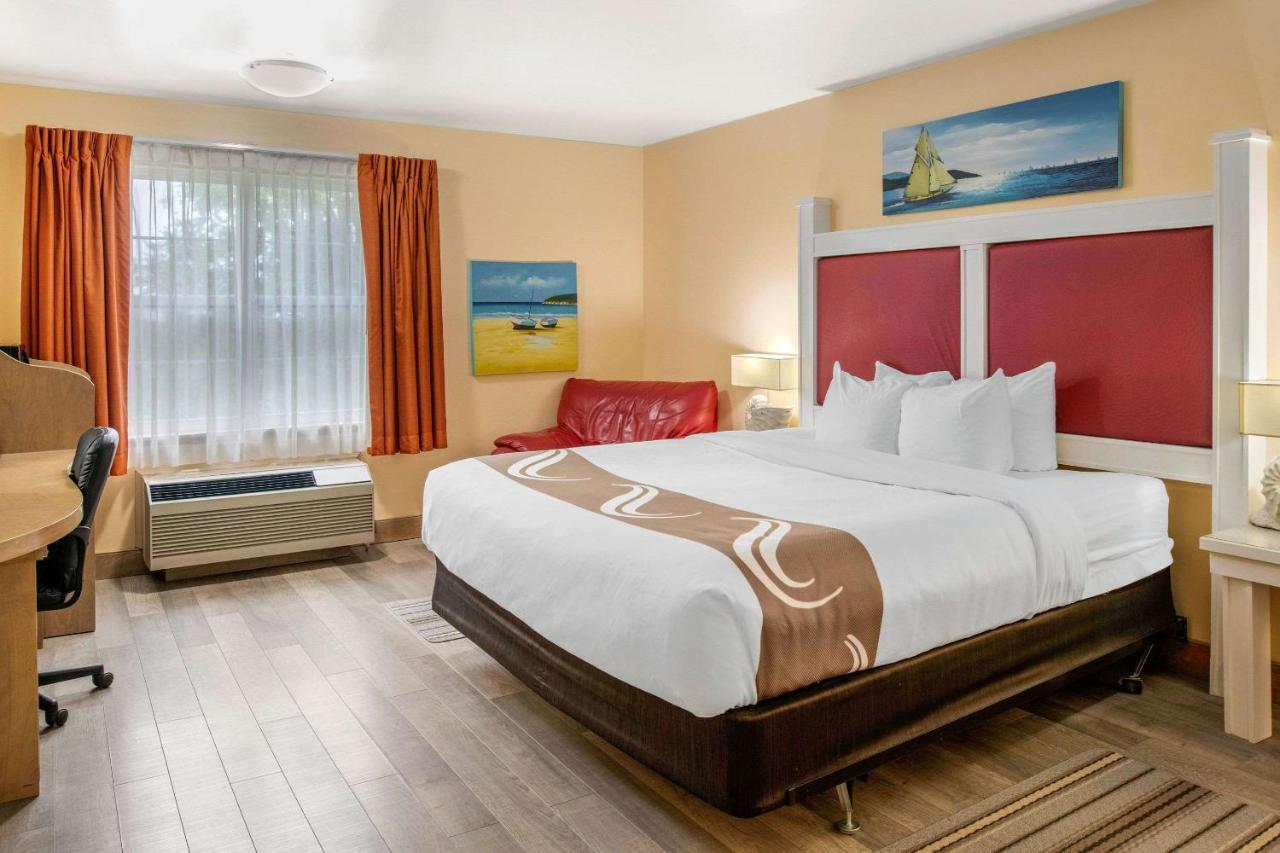 Quality Inn & Suites Cornwall Eksteriør billede